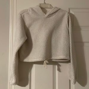 Med cropped hooded faux Sherpa sweatshirt